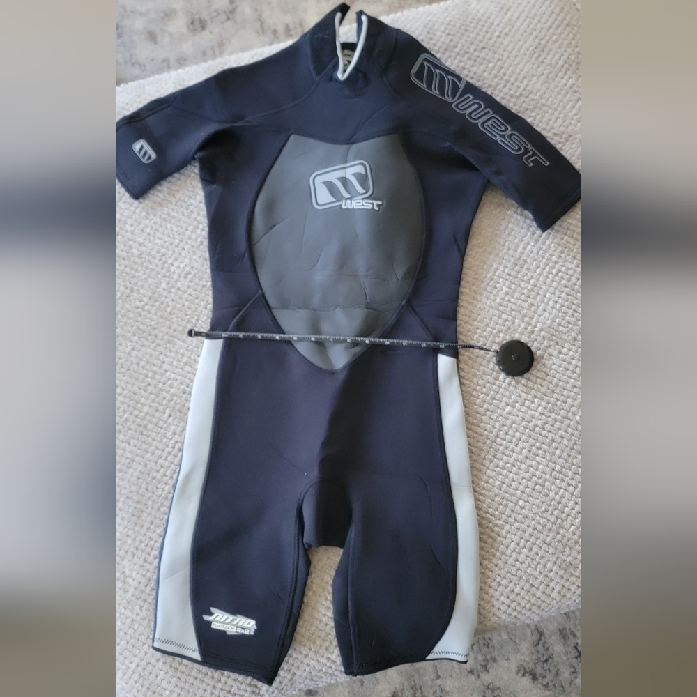WEST Nitro Flatlock 2X2 Men Medium/Small  Wet Suit Diving Surf